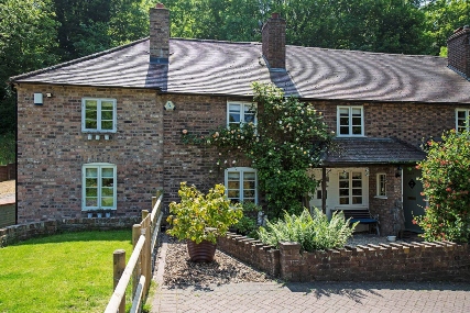 Exterior view of Puddle Duck Cottage, Telford